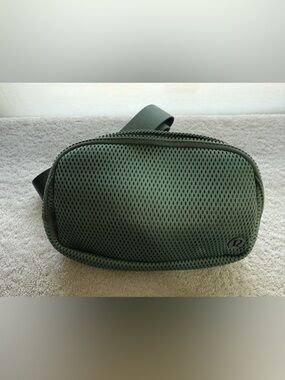 NWT- Lululemon- Everywhere Belt Bag- Knit Mesh